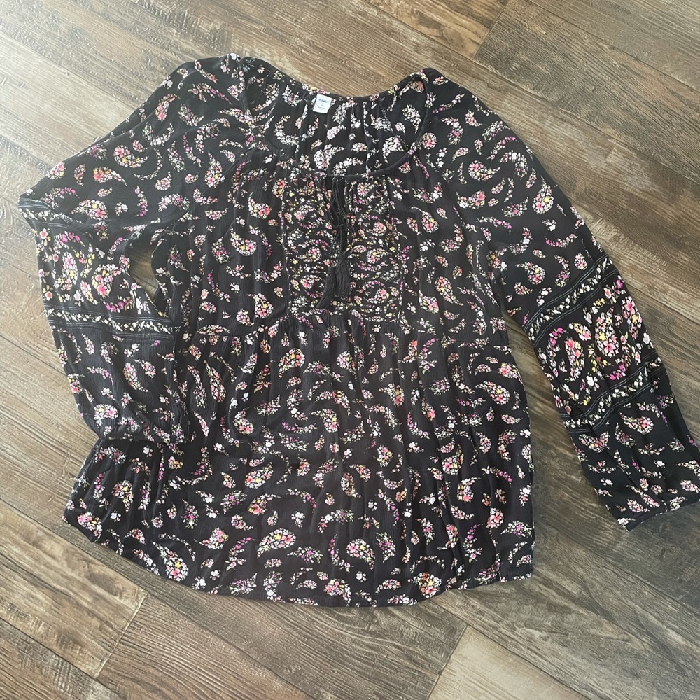 Old Navy size L woman’s top